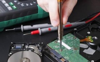 硬盘摔了咔咔响读不出来怎么办？（解决硬盘摔坏后无法读取的方法及注意事项）