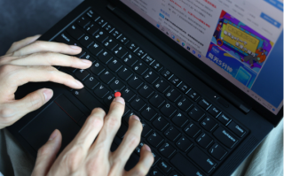联想ThinkPad X1 Carbon笔记本电脑键盘键帽脱落？（键帽复位方法）