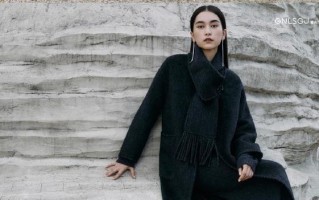 掌握拍摄模特技巧，打造完美时尚画面（如何通过摄影技巧和指导，拍摄出令人惊艳的模特照片）