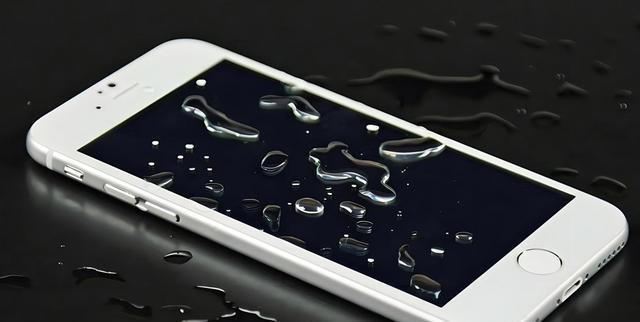 手机进水了，还能抢救一下吗？-第1张图片-星耀数码