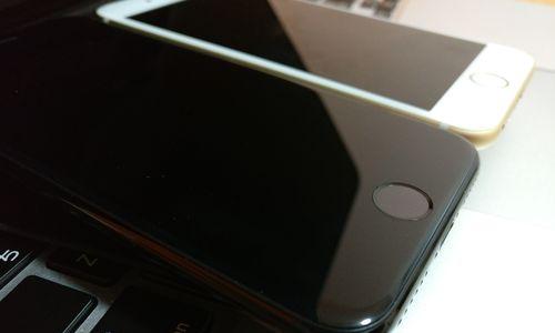 探索亮黑色iPhone7的魅力（引领时尚潮流的黑色经典）-第2张图片-星耀数码