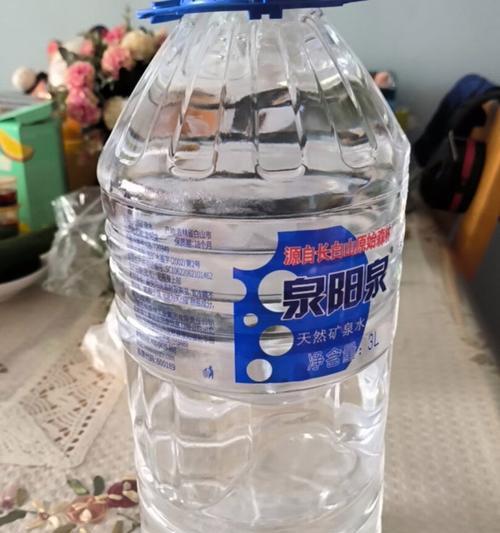 夏天矿泉水销售的好处（解暑必备，畅饮清凉）-第1张图片-星耀数码