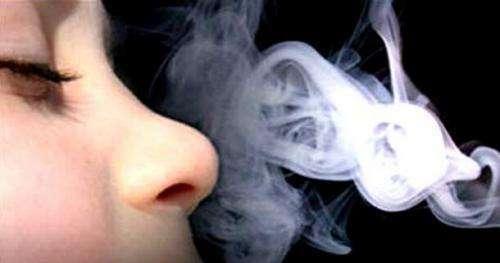 二手烟的危害与防范（从健康到环境，了解二手烟的危害和保护方法）-第1张图片-星耀数码