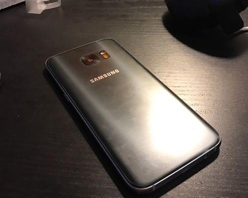 三星Galaxy7Edge的功能与特点（探索Galaxy7Edge的创新科技与卓越性能）-第2张图片-星耀数码