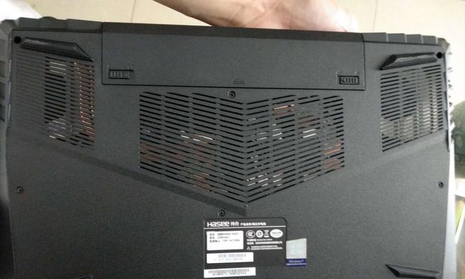 神舟战神k670eg6d1拆机教程（探索神舟战神k670eg6d1内部构造，为升级和维修提供帮助）-第1张图片-星耀数码